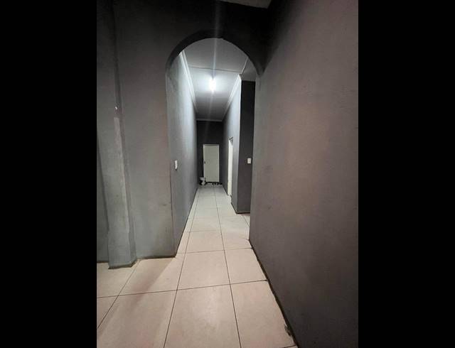 10 BEDROOM HOUSE FOR SALE IN KENSINGTON